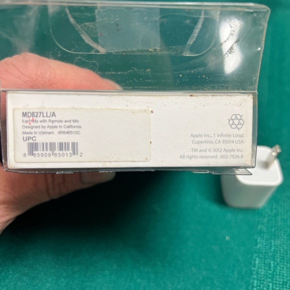 iphone ear buds & plug - Picture 9 of 9